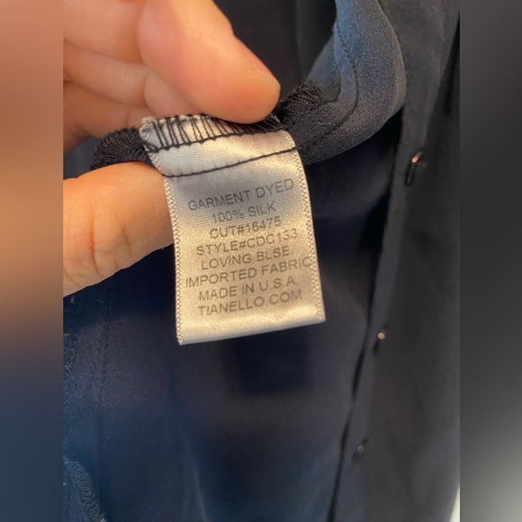 Tianello washable black silk blouse- size Medium - Picture 4 of 4